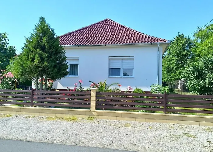 Zamor Nyaralo Holiday home Keszthely